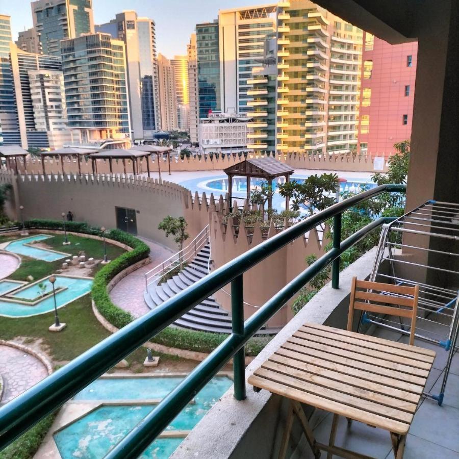 Vista Partition Room In Tecom Near Internet City Metro Dubai Exterior foto