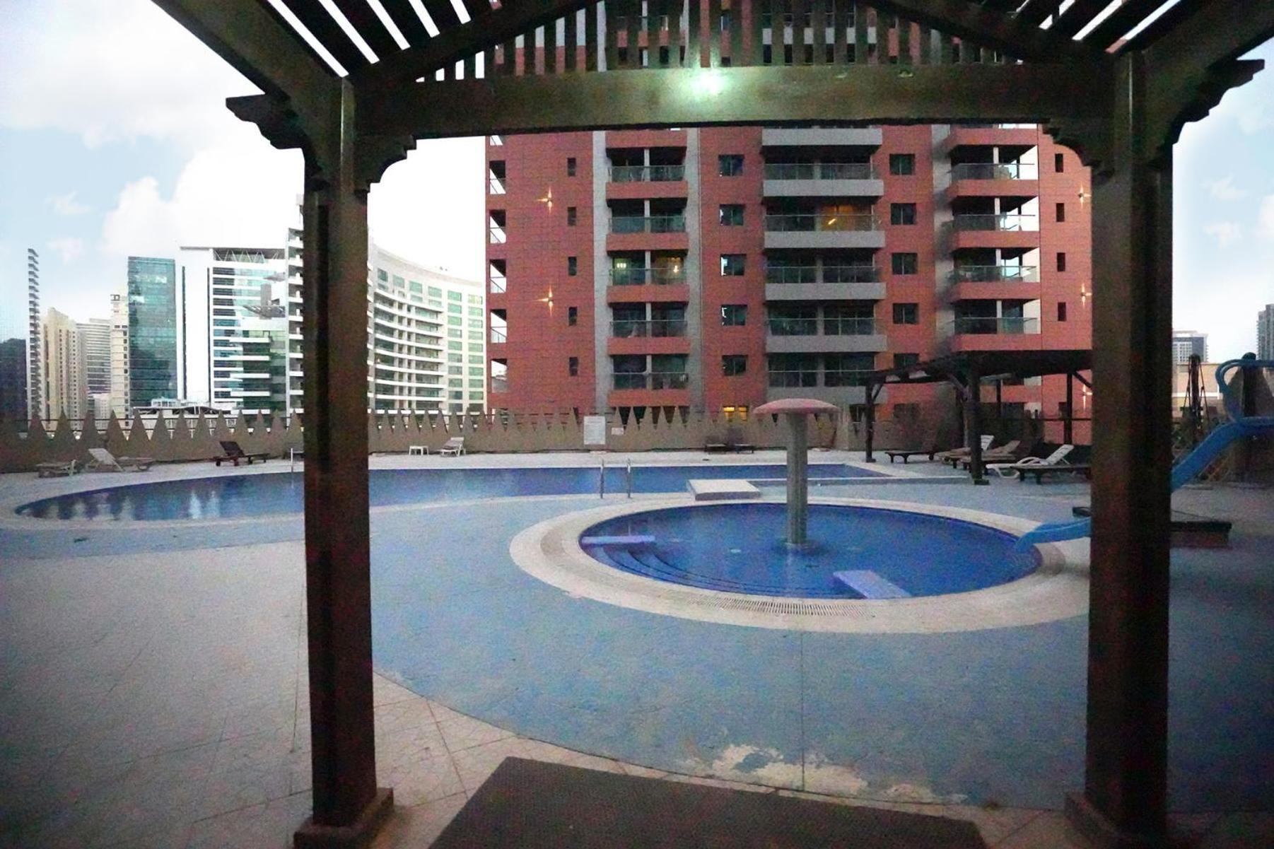 Vista Partition Room In Tecom Near Internet City Metro Dubai Exterior foto